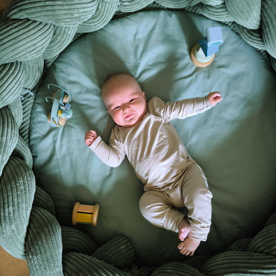 MeowBaby Babynestchen Ästhetik Cord mit Spielmatte & 3m geflochtener Bettumrandung - Classic Cord Edition