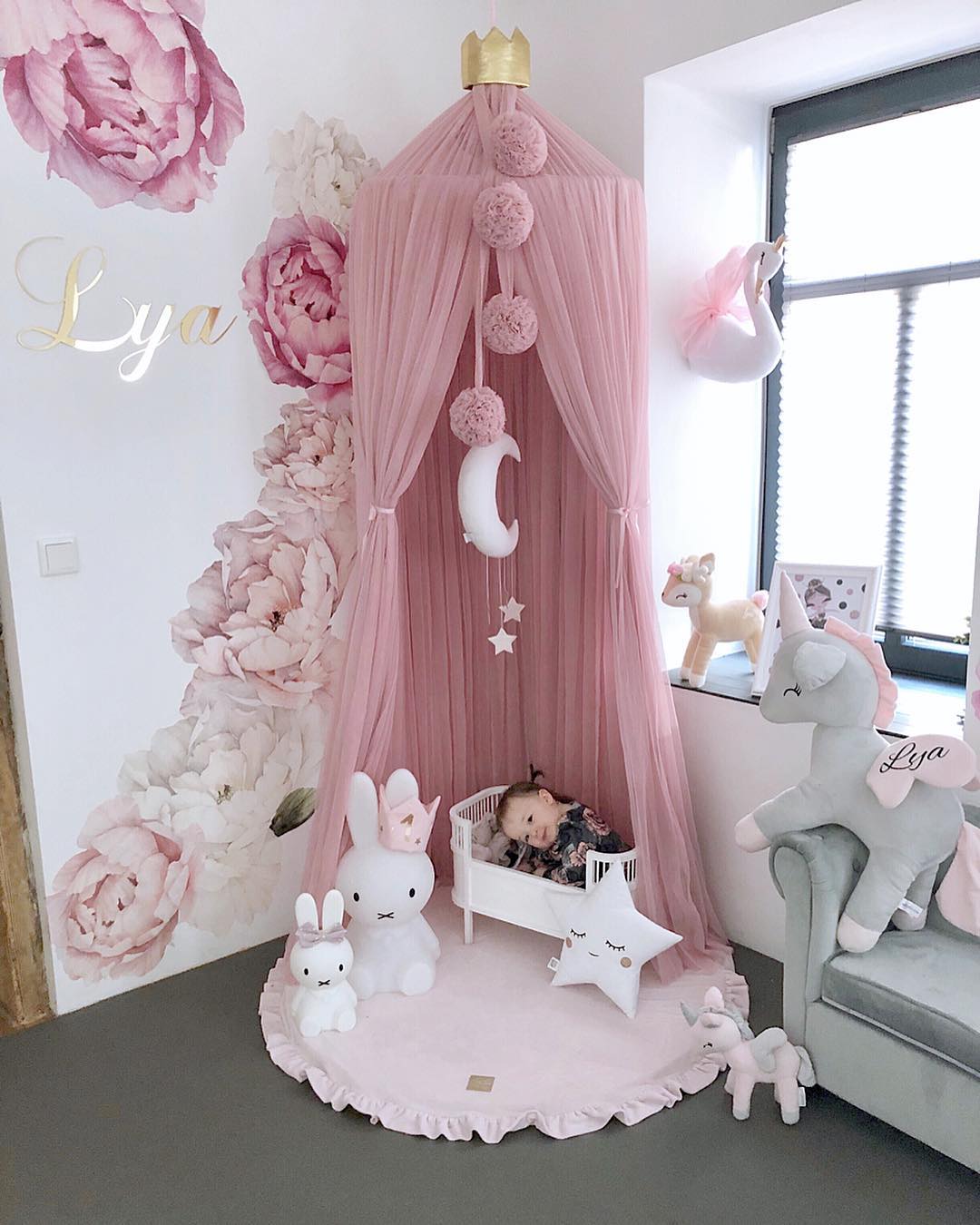 MeowBaby Velvet play mat with flounce 100cm - light pink