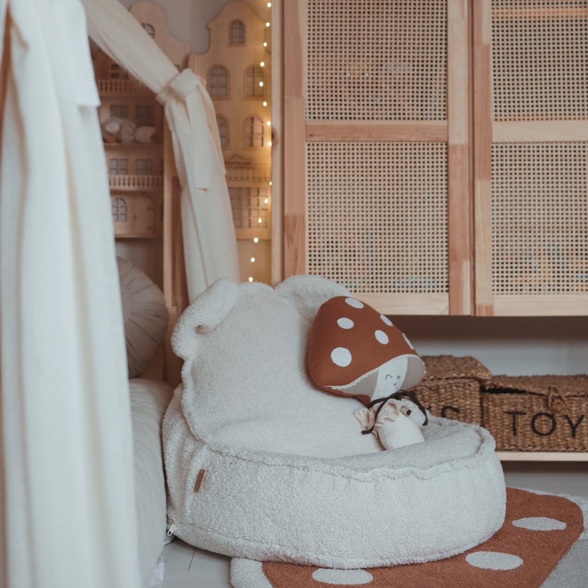 MeowBaby Bouclé Bear Bean Bag - cream/white