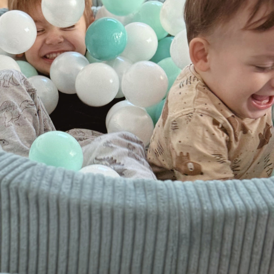 MeowBaby Schaumspielset Ästhetik Cord mit Bällebad, 200 Bälle - eigene Farbauswahl