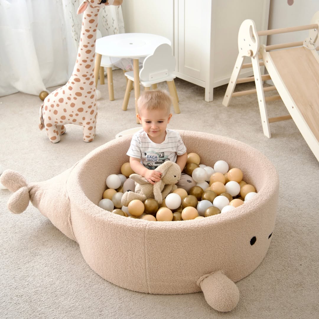 MeowBaby Bällebad kleiner Wal Bouclé, 200 Bälle - eigene Farbauswahl