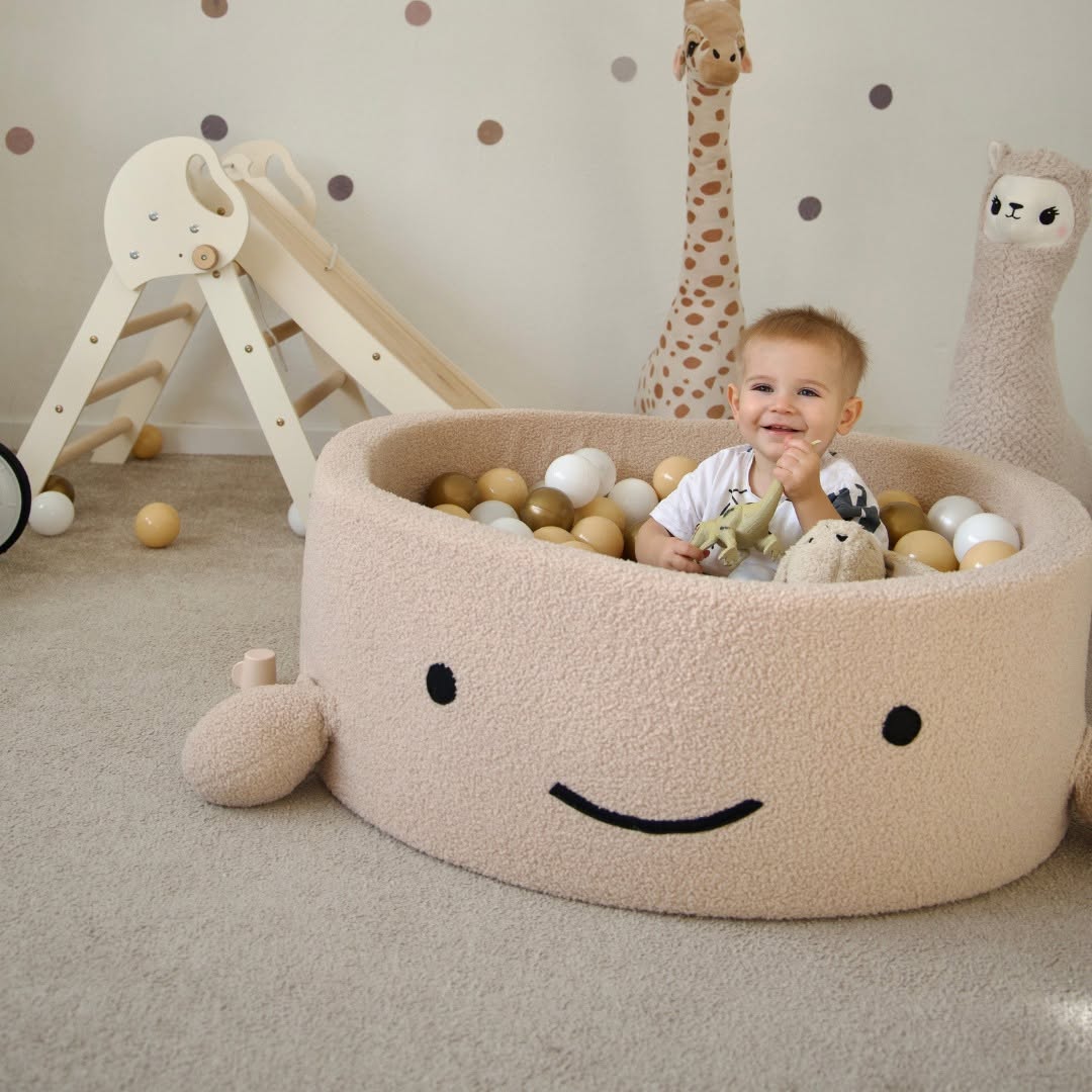 MeowBaby Bällebad kleiner Wal Bouclé, 200 Bälle - eigene Farbauswahl