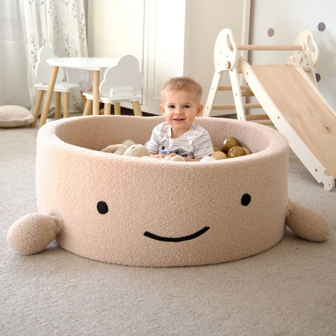 MeowBaby Bällebad kleiner Wal Bouclé, 200 Bälle - eigene Farbauswahl